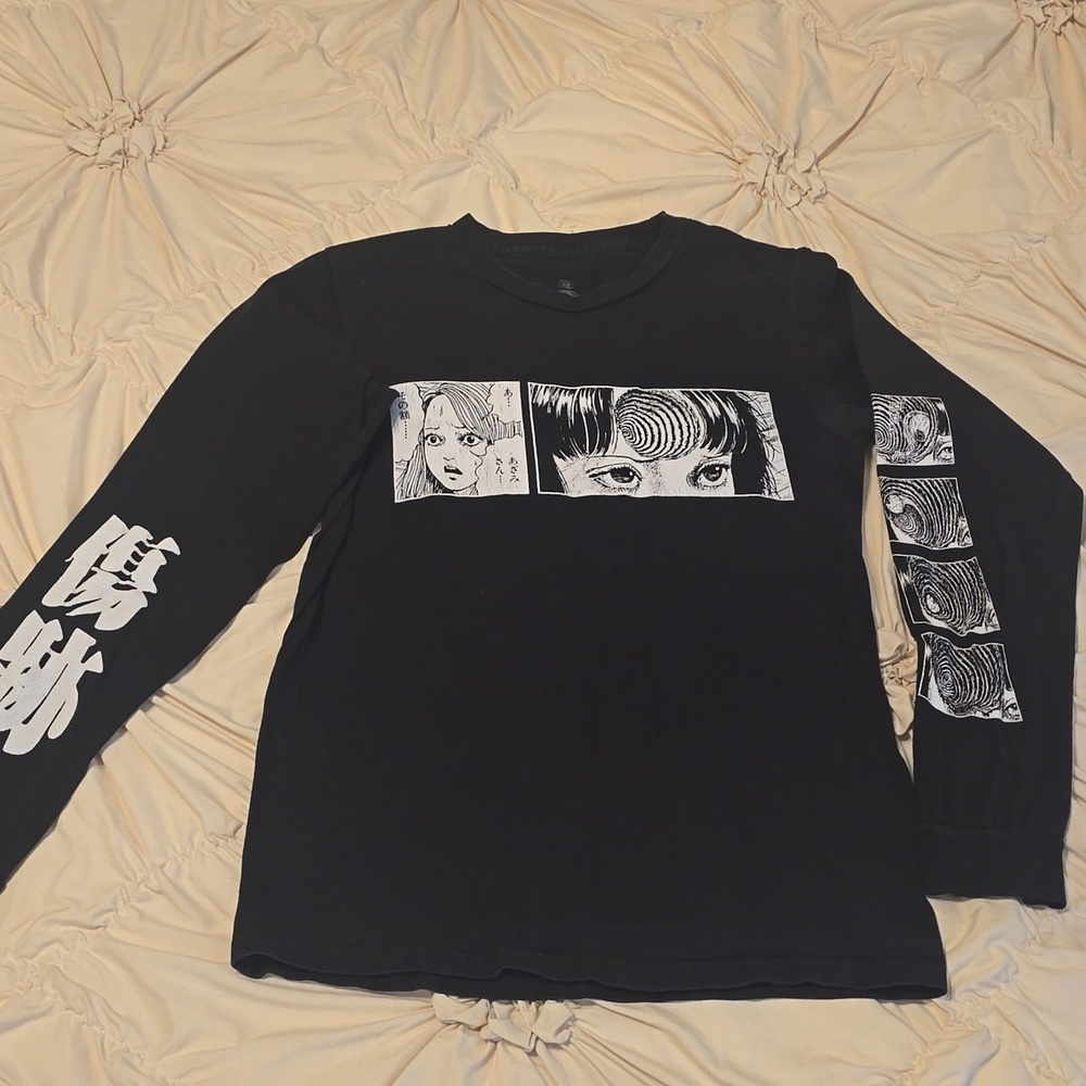 Junji Ito Uzumaki Black White Long Sleeve Anime Manga Graphic Tee XS Rare